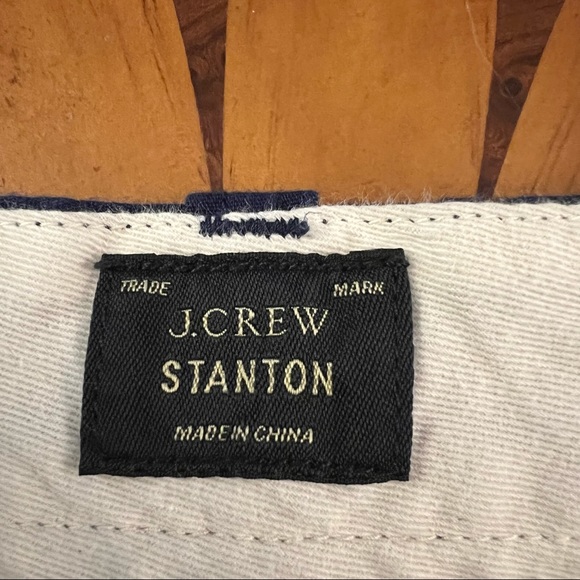 J. Crew 9” Stanton Navy All Over Floral Print Flat Front Shorts 30 Lightweight - Picture 10 of 13